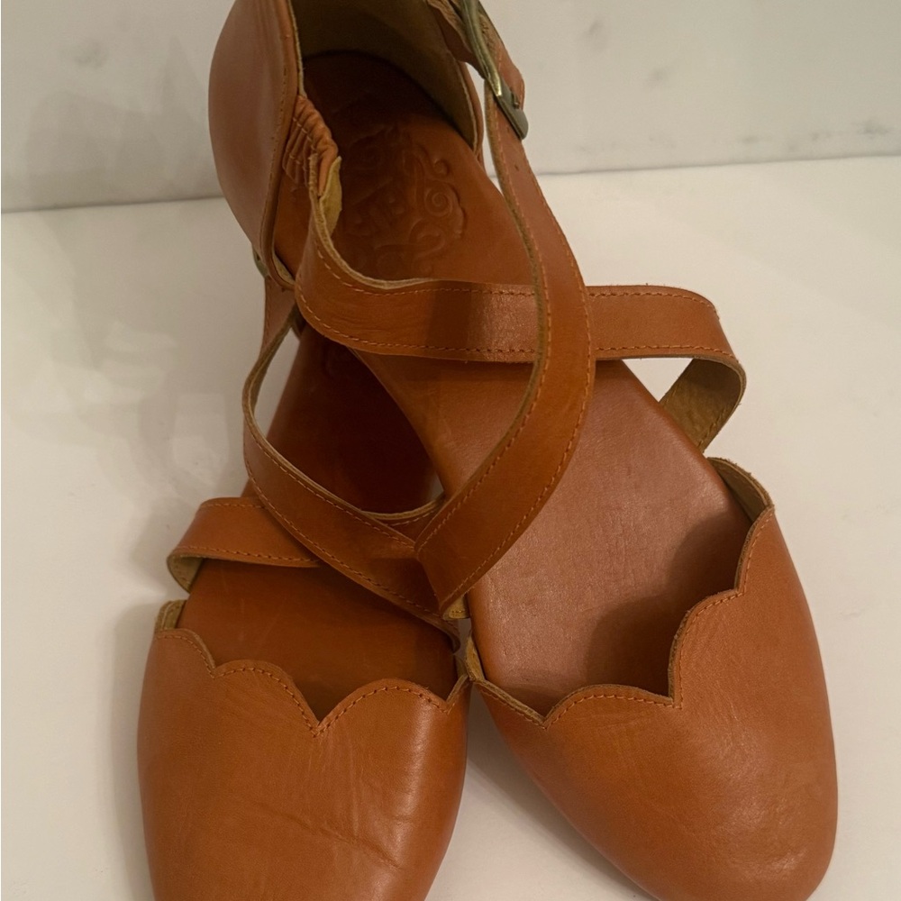 BaliELF Mangrove Brown Leather Flats Sandals Shoes Size 8.5 Vintage Camel